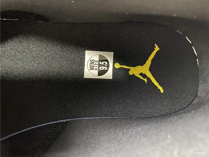 Mid Jordan Oakland 852542-101 - 1 0829